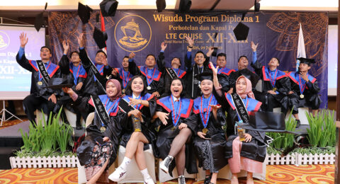 wisuda lte 723