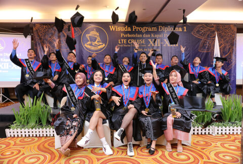 wisuda lte 723